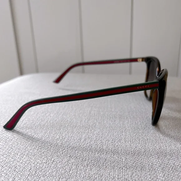 AUTHENTIC GUCCI sunglasses with original collapsible case AUTHENTIC GUCCI sunglasses with original collapsible case  main image 3